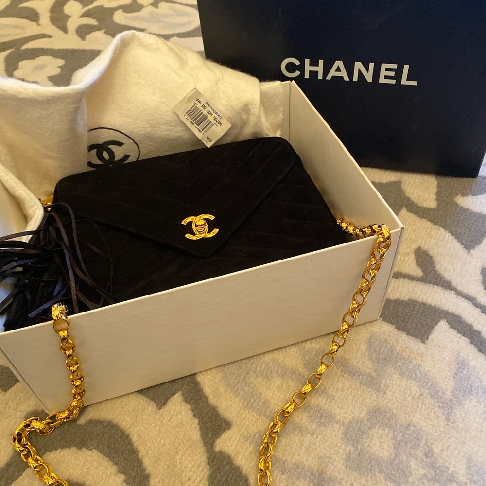 Vintage Authentic Chanel Black Suede Purse - Picture 10 of 16